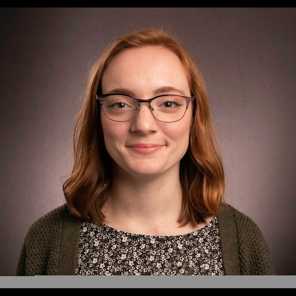 Meet your Posher, Mia - Picture 1 of 1